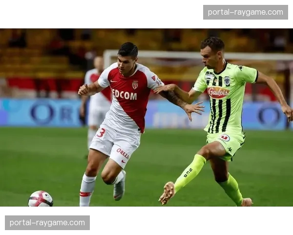 昂热迎战里尔，吉鲁领衔锋线，客队冲击欧战席位